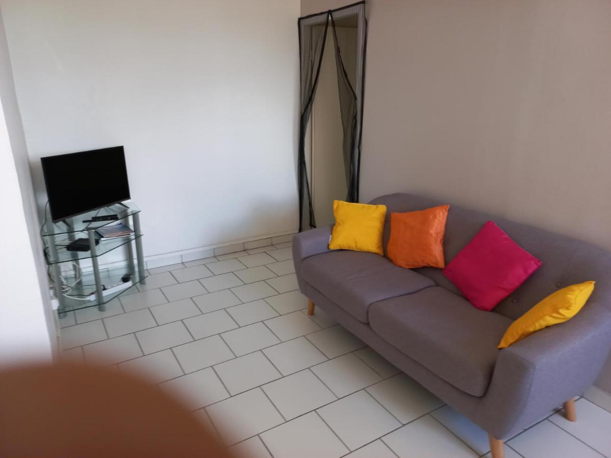 Maison Du Bien Etre Baie Mahault Bagian luar foto