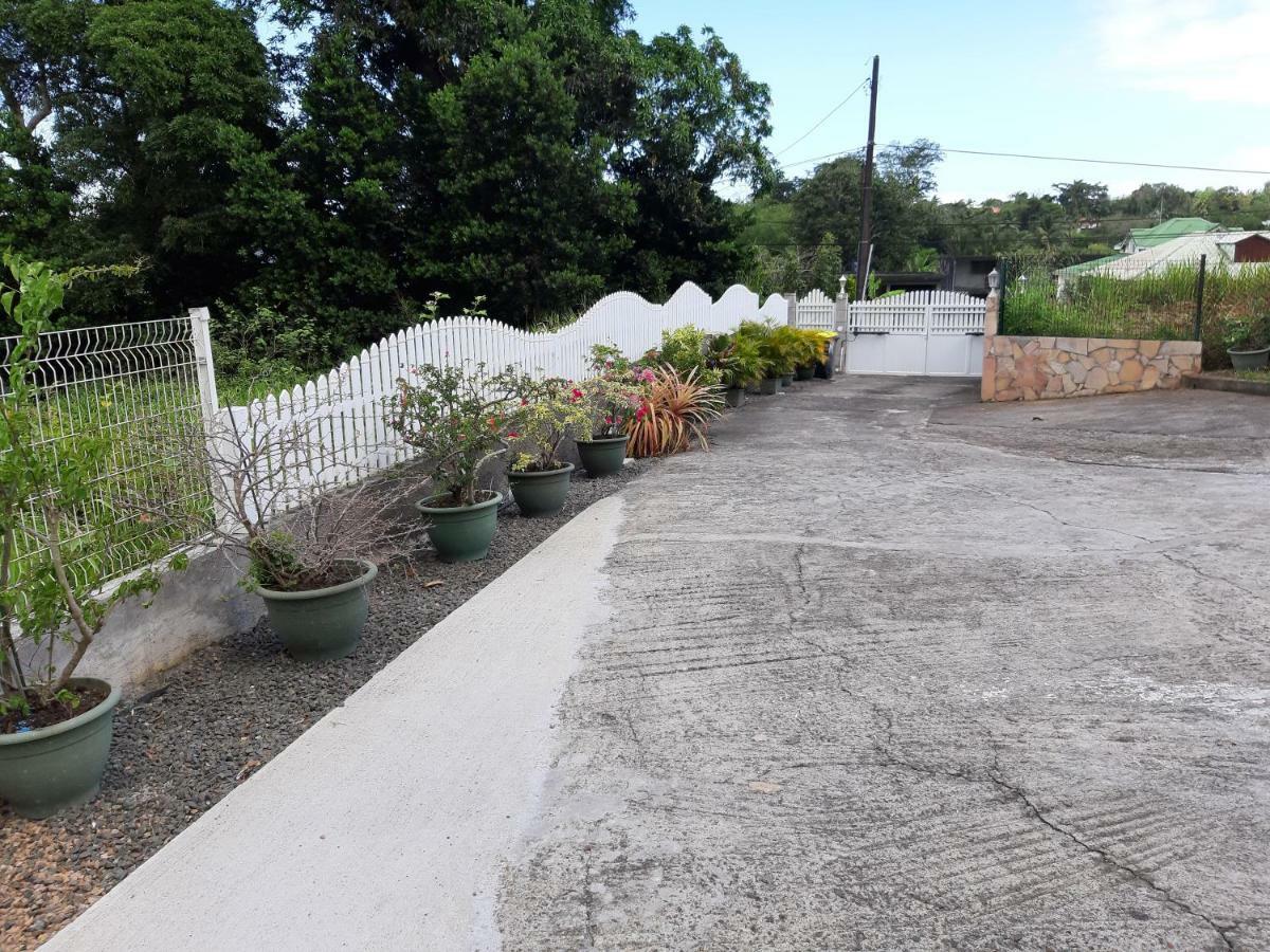 Maison Du Bien Etre Baie Mahault Bagian luar foto
