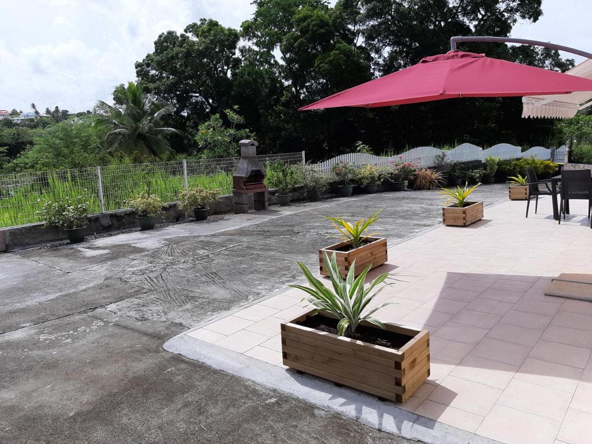 Maison Du Bien Etre Baie Mahault Bagian luar foto