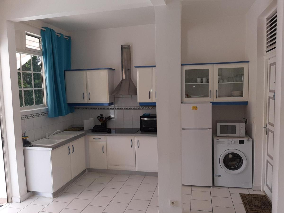 Maison Du Bien Etre Baie Mahault Bagian luar foto